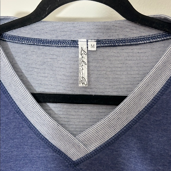 Lulu-B Blue & White 3/4 Sleeve Top size women’s Medium - Picture 3 of 7